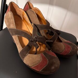 Earth Origins Naya 3-inch Briar Heels, Brown